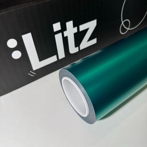 Matte Chrome Emerald Green — muestra real de LITZ