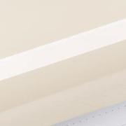 Almond White Gloss — muestra real de TeckWrap